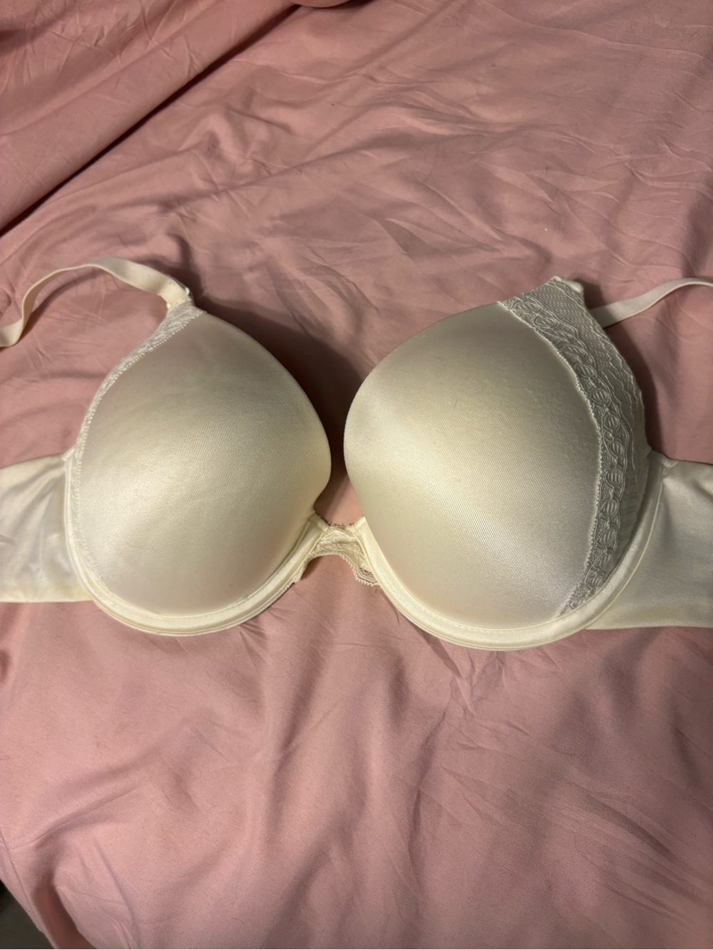 Maidenform Ivory Lace-Trim T-Shirt Bra